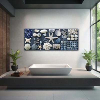 Cuadro tesoros del mar en formato apaisado con colores blanco, gris, azul marino; decorando pared de spa