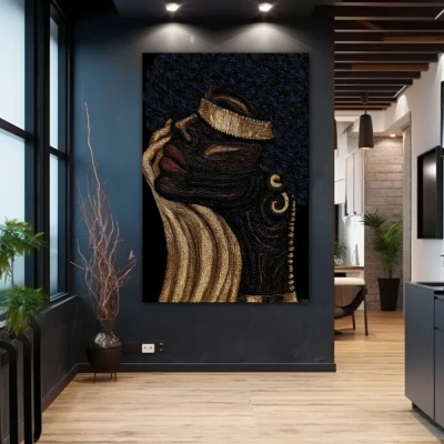 Cuadro Afro de oro y alma en formato vertical con colores Dorado, Negro; Decorando Pared gris
