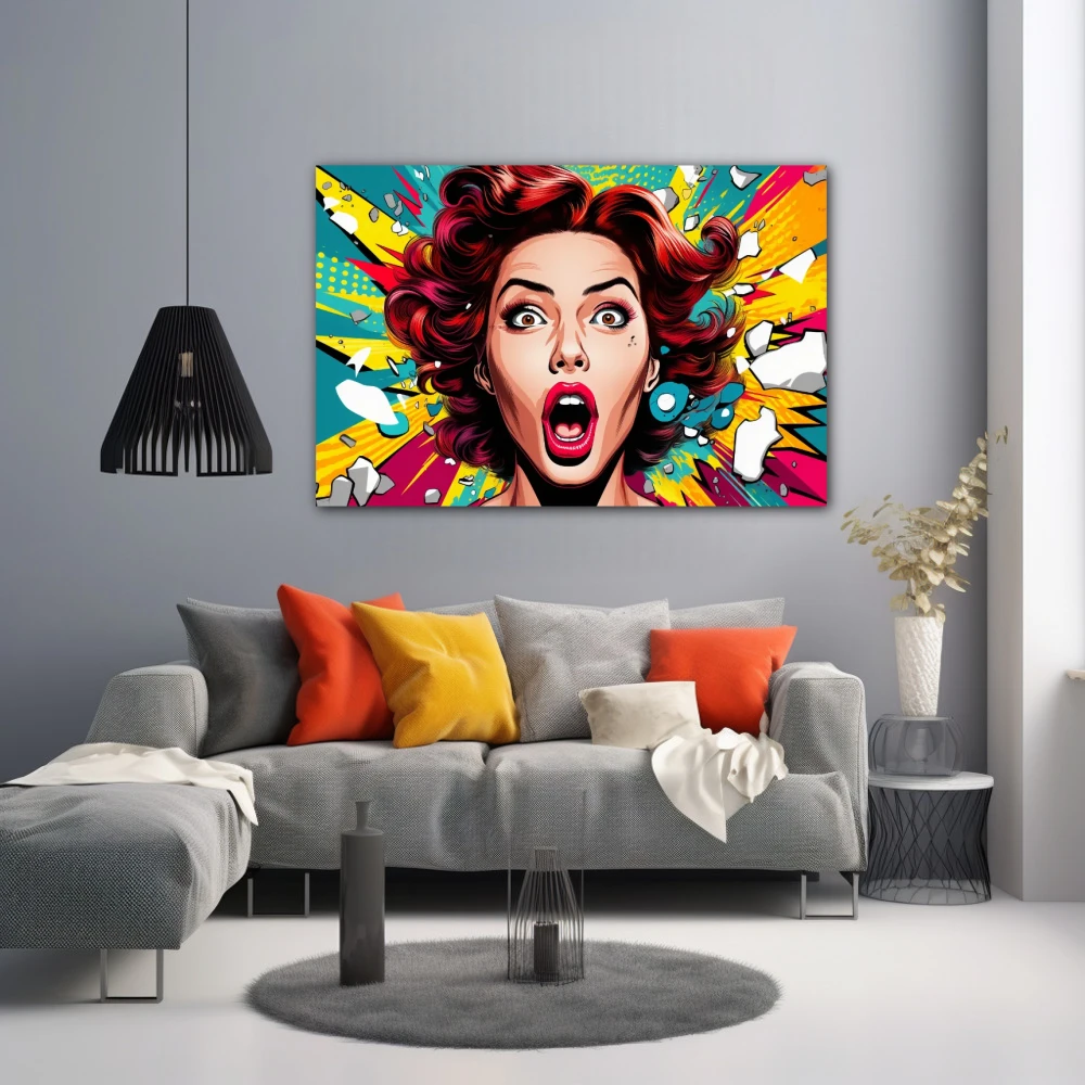 Cuadro grito pop en formato horizontal con colores amarillo, rojo, verde, vivos; decorando pared gris